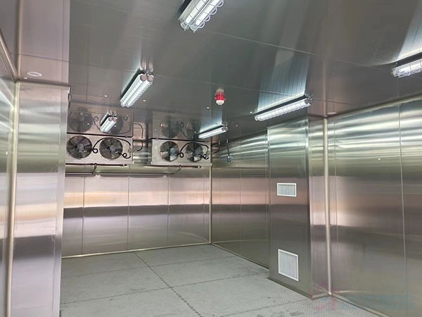 建造一個存儲半導(dǎo)體材料的恒溫防爆冷庫造價多少錢